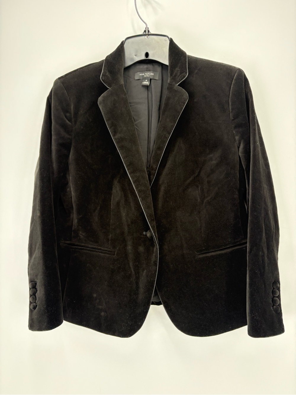 🦆 Ann Taylor Black Velvet Tailored Blazer satin trim